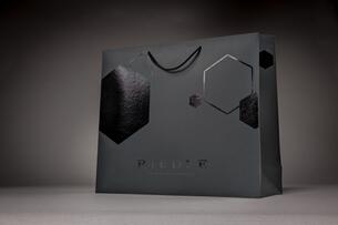 Riedle relies on recycled paper from Koehler Paper for its new bag line Riedle relies on recycled paper from Koehler Paper for its new bag line